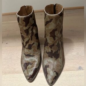 Women’s Adalan Lucky Brand calfhair camo boots - never worn; Size 9